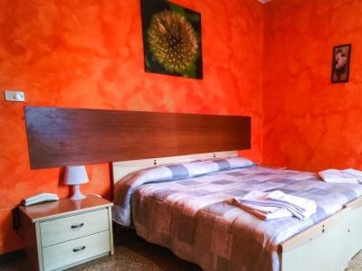 Hotel Violetta Parme Extérieur photo