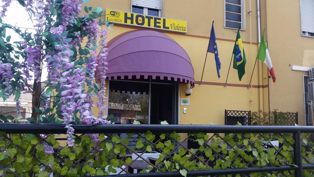 Hotel Violetta Parme Extérieur photo