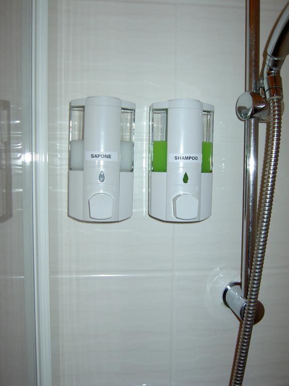 Hotel Violetta Parme Chambre photo