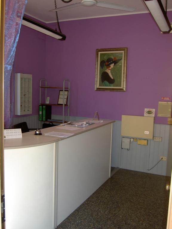 Hotel Violetta Parme Extérieur photo
