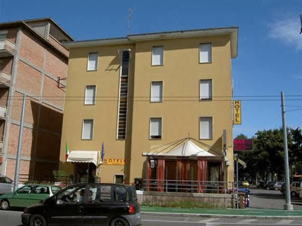 Hotel Violetta Parme Extérieur photo