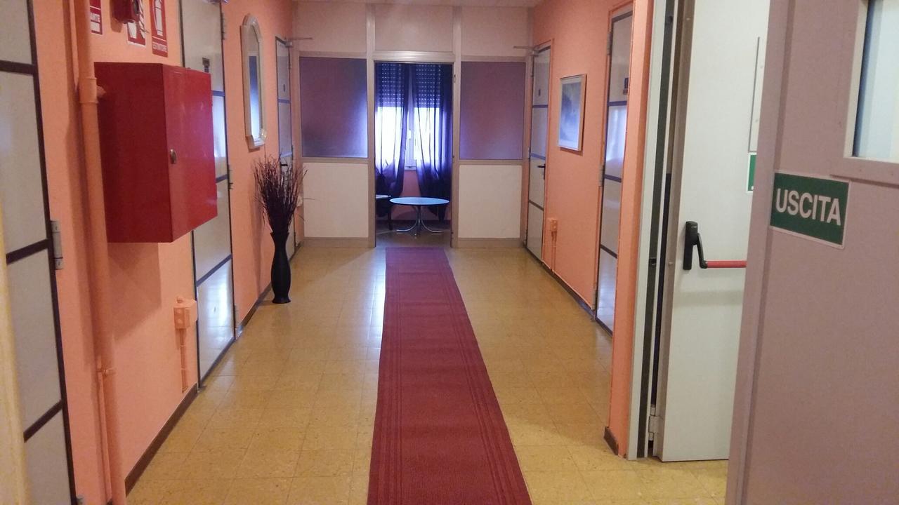 Hotel Violetta Parme Extérieur photo